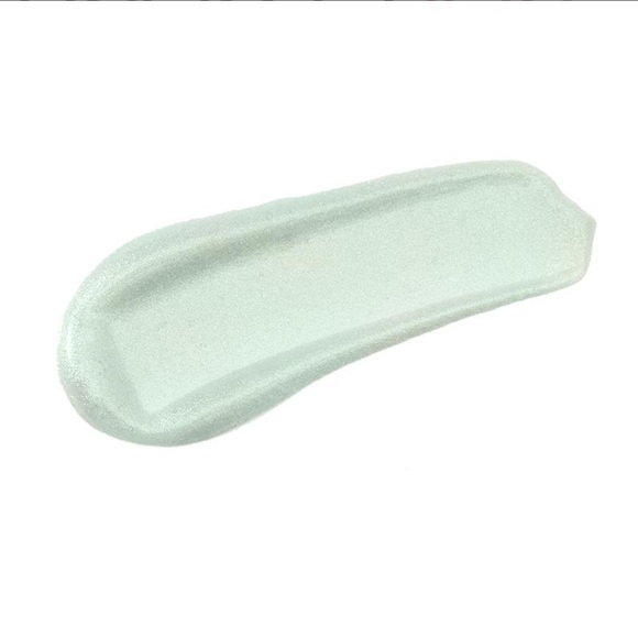 Mermaid Scales | Makeup Revolution Liquid Highlighter (0.61 fl oz / 18ml) - Picture 4 of 6